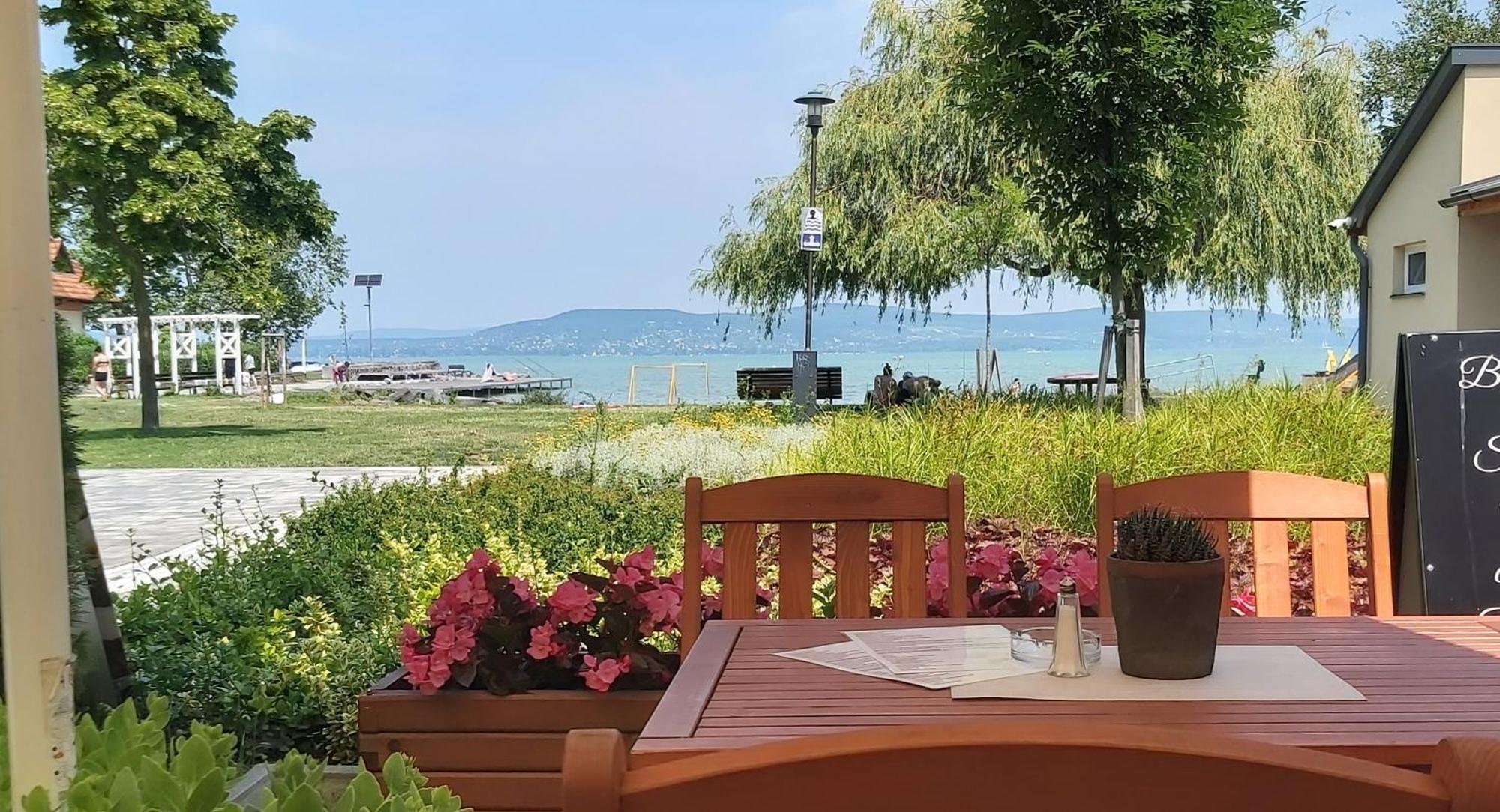 Apartmanhaz Horvath Apartment บาลาตงโบกลาร์ ภายนอก รูปภาพ