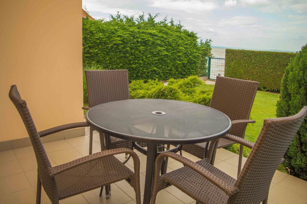Apartmanhaz Horvath Apartment บาลาตงโบกลาร์ ภายนอก รูปภาพ